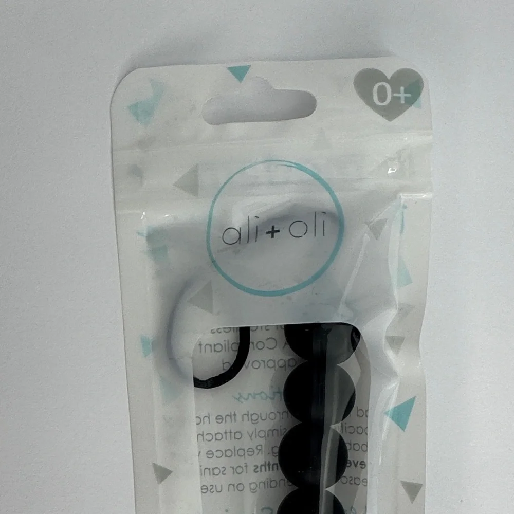 ali + oli Minimalist Black Pacifier Clip‎